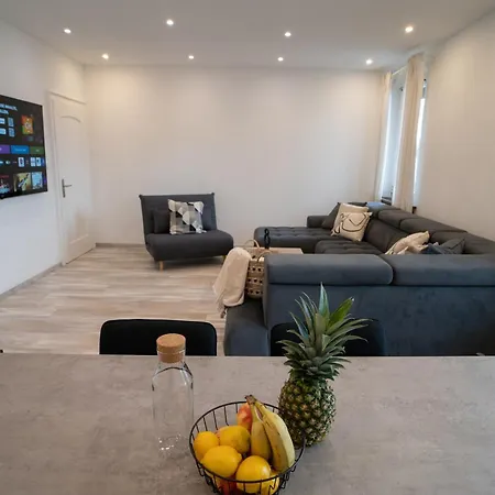 Apartment Morehome Apartments, Center,parking 180qm *